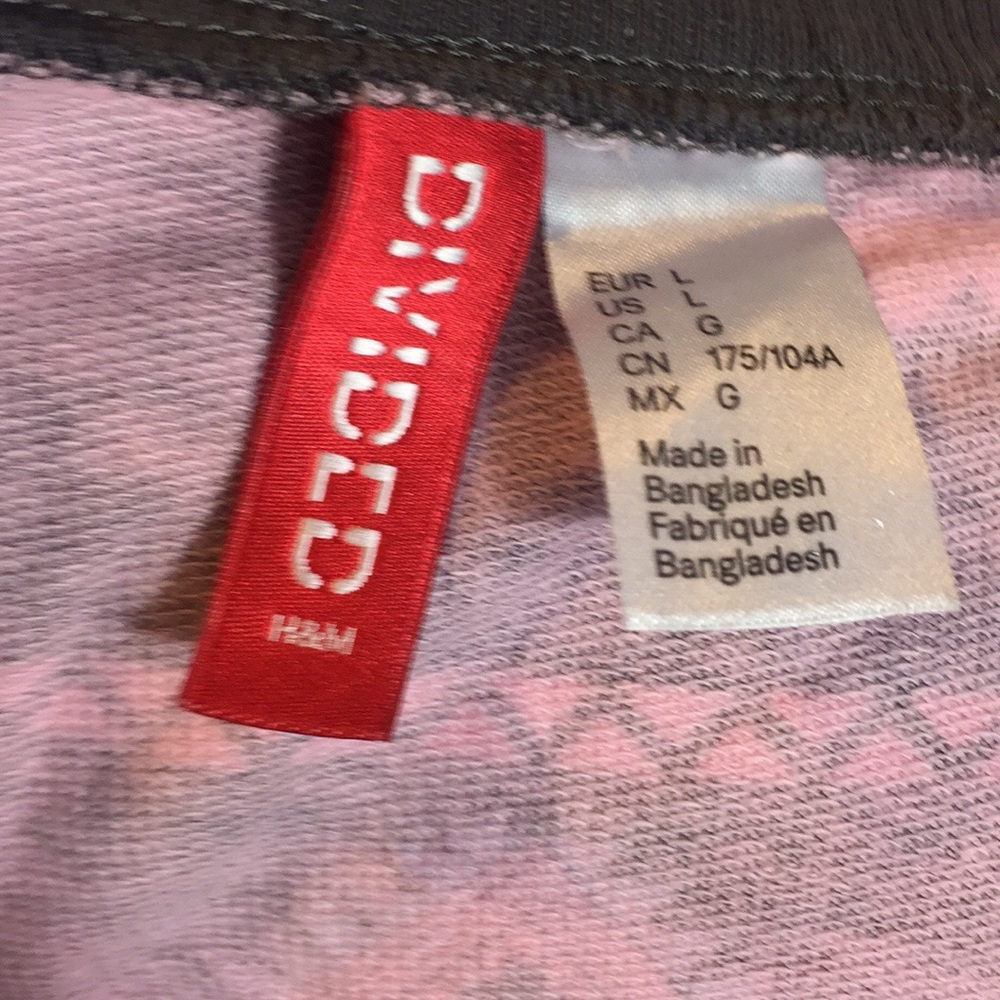 H & M Aztec print sweatshirt - Picture 5 of 5